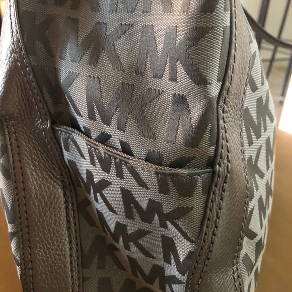 Gray Michael Kors Purse - Picture 4 of 8